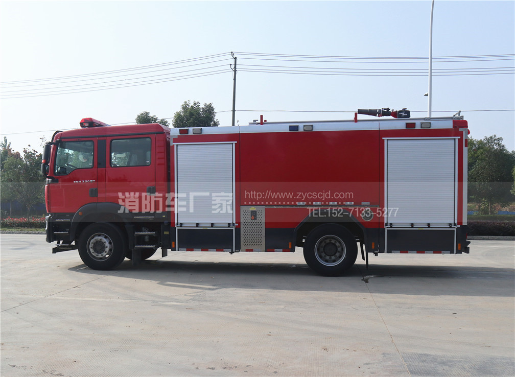 8����ĭ����܇(ch��)�������ǵ¿���