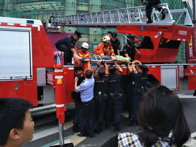 救援現(xiàn)場(chǎng) 救援現(xiàn)場(chǎng)